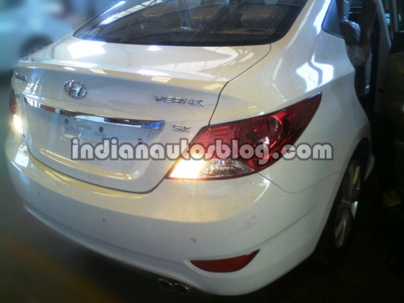 new-Hyundai-Verna-rear.jpg