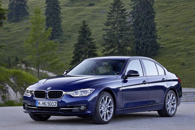 newBMW320i_48531.jpg