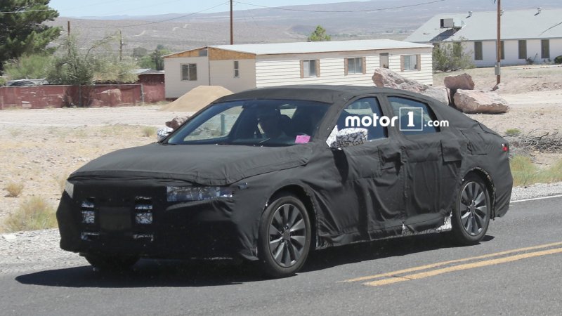 2018-honda-accord-spy-shot.jpg