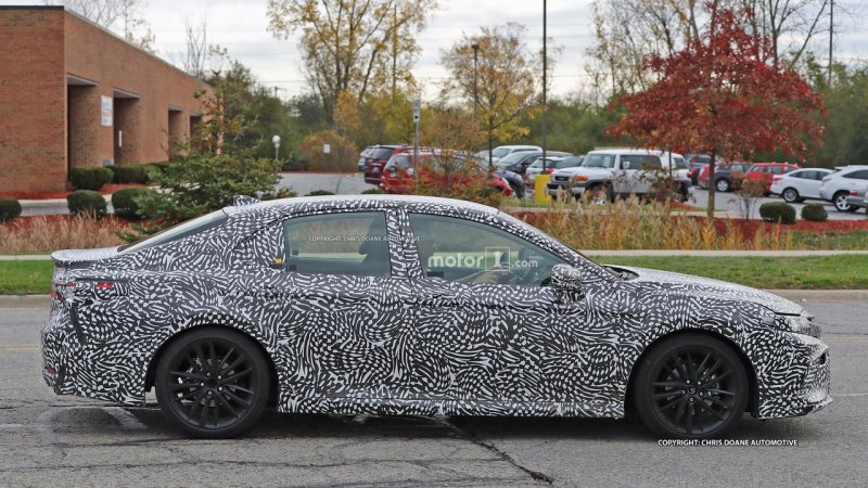 2018-toyota-camry-spy-photos (2).jpg