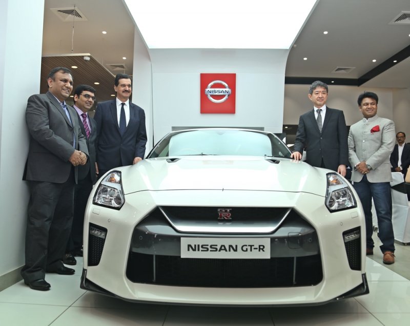 Nissan-High-Performance-Center-03.jpg