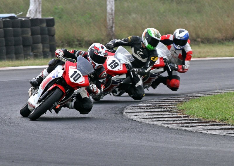 Piyush Ranjan (No.10), winner of Honda CBR 150 (Novice) race (Jan 20).JPG