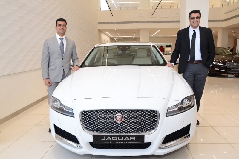 (R-L) Mr Rohit Suri, President and Managing Director, Jaguar Land Rover ....jpg