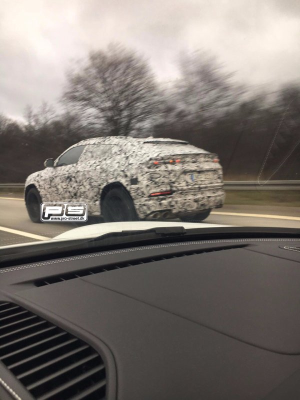 Lamborghini-Urus-spied.jpg