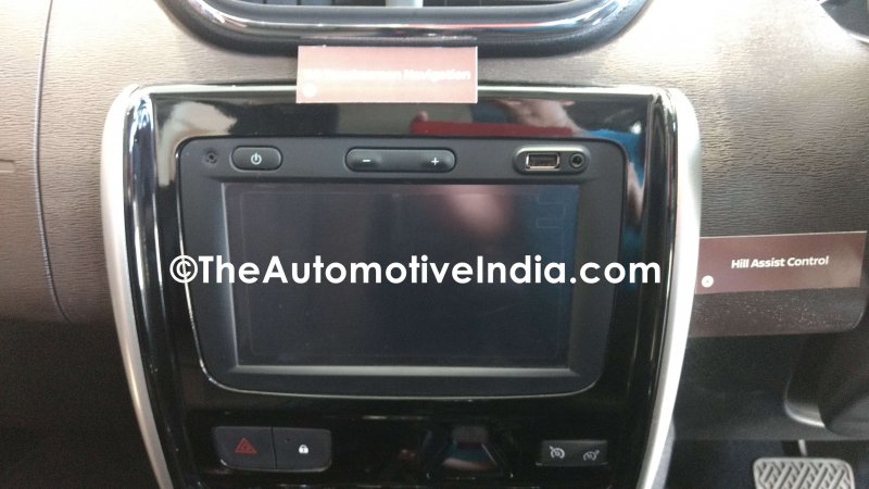 Nissan-Terrano-2017-Head-Unit.jpg