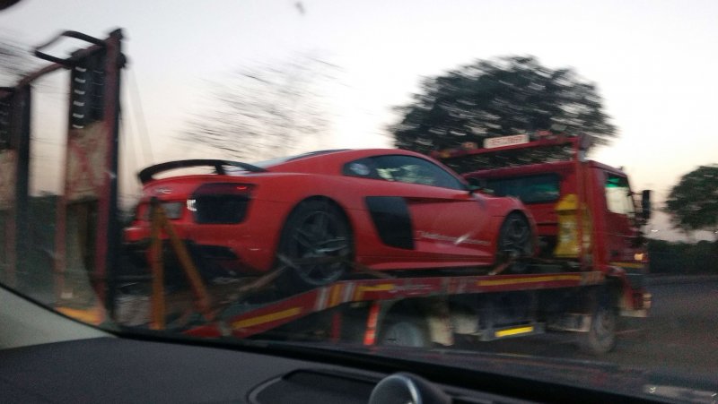 Audi-R8.jpg