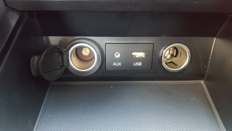 usb and aux.jpg