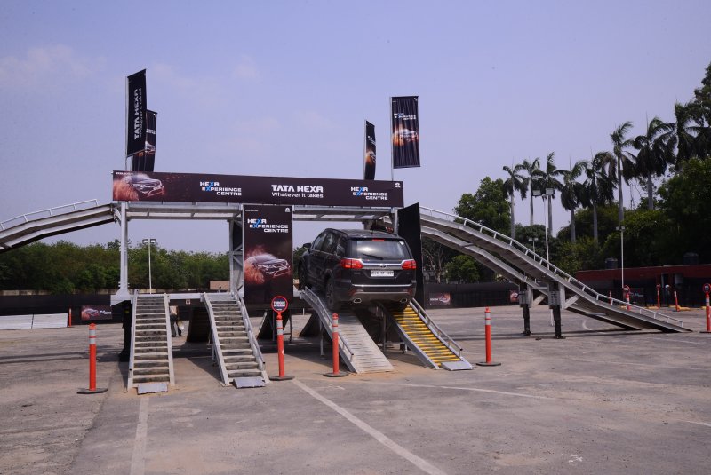 Image 3_Tata HEXA displaying its prowess on the roller ramps at the HEXA....jpg