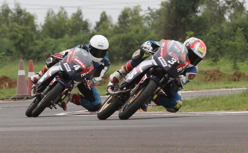 Jagan Kumar (No.3), winner of Super Sport Indian  (up to 165cc) race (Aug 5).JPG