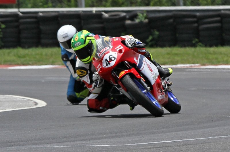 Mathana Kumar (No.46), winner of the Super Sport Indian (up to 165cc) race (Aug 6).JPG