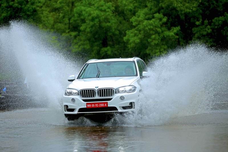 02 The BMW X3 in action at the BMW Experience Tour 2017 in Mumbai.jpeg