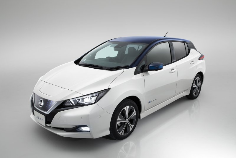 Nissan LEAF_02.jpg