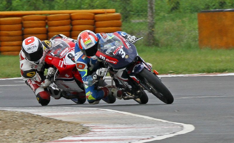 Jagan Kumar (No.3), winner of Super Sport Indian (up to 165cc) race (Sept 9).JPG