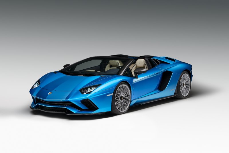 Aventador S Roadster - Pic 2.jpg