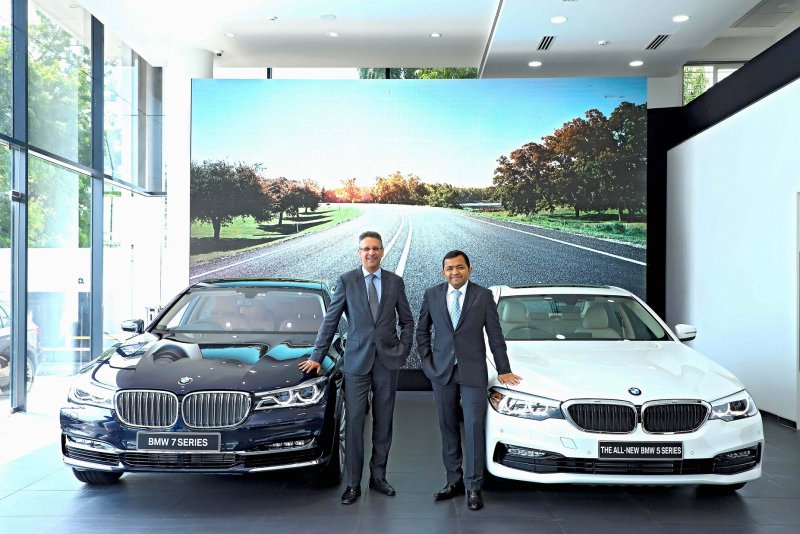 01 Image - Mr. Vikram Pawah, President, BMW Group India and Mr. Vishal Agarwal, Managing Direct.jpeg