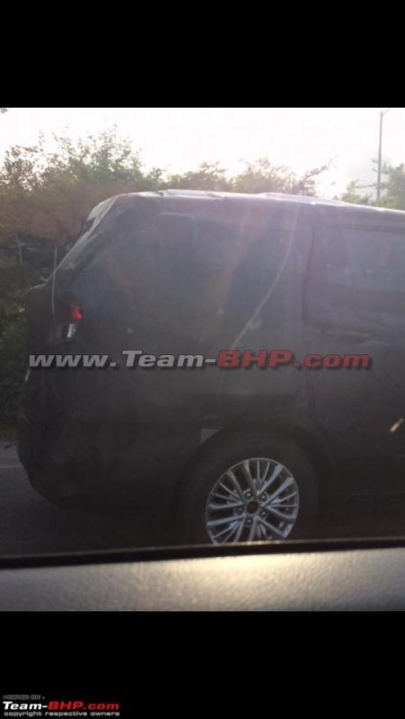 Next-gen-Maruti-Ertiga-right-side-spy-shot.jpeg