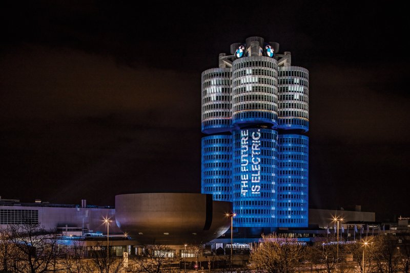 01 Image - BMW Group headquarters in Munich.jpg