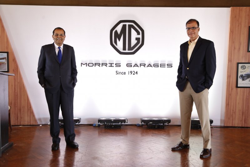 P Balendran Executive Director and Rajeev Chaba President and Managing Director MG Motor India a.JPG