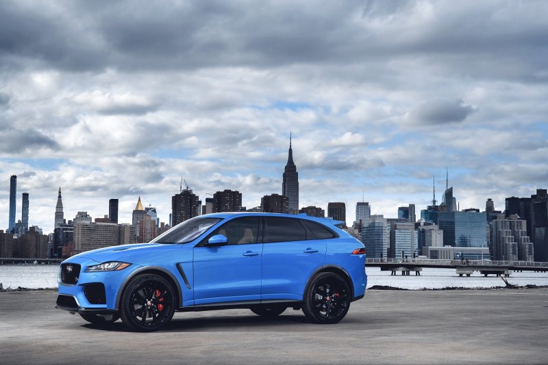 Jaguar_F-PACE_SVR_01.jpg