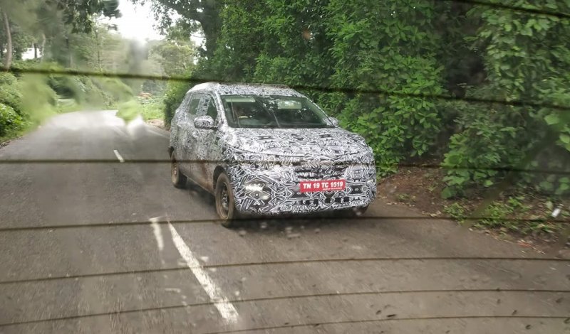 Renault-RBC-sub-4-m-MPV-spied-testing.jpg