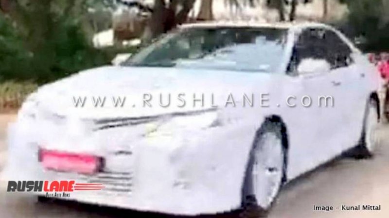 2019-toyota-camry-spied-india-bangalore-testing-launch-2.jpg