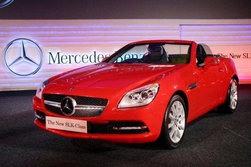 Mercedes-Benz-SLK-350-India-front.jpg