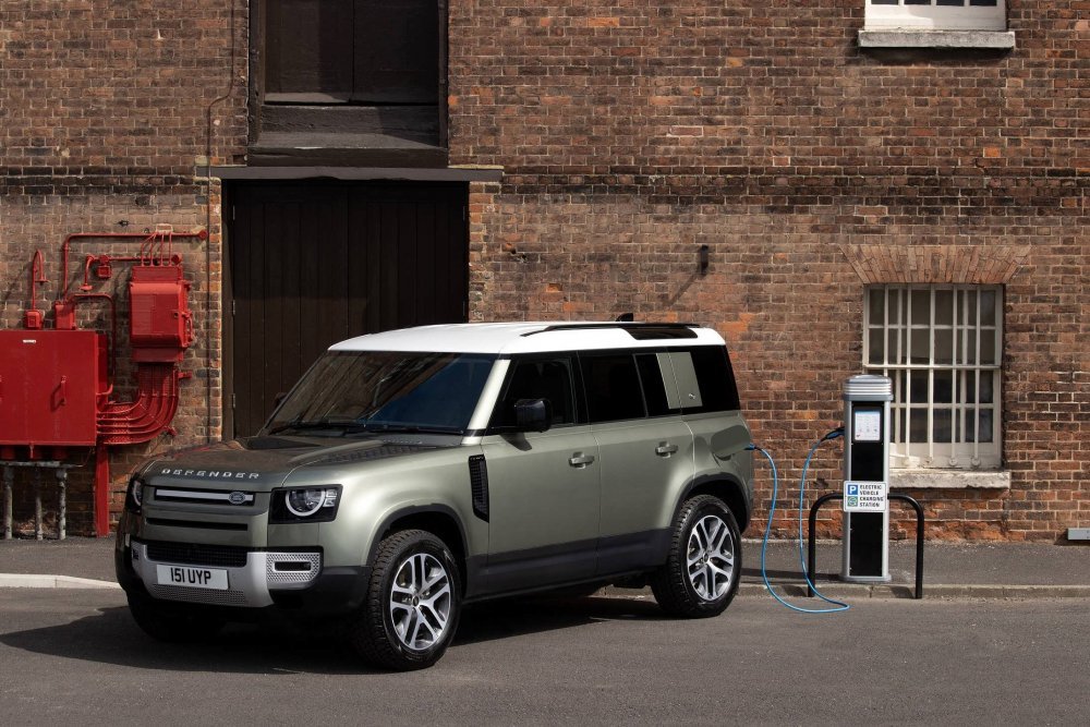 Land Rover Defender - PHEV - 2.jpg