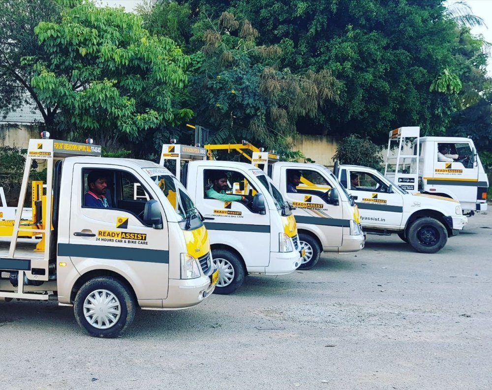 Tow trucks of ReadyAssist (2).jpg