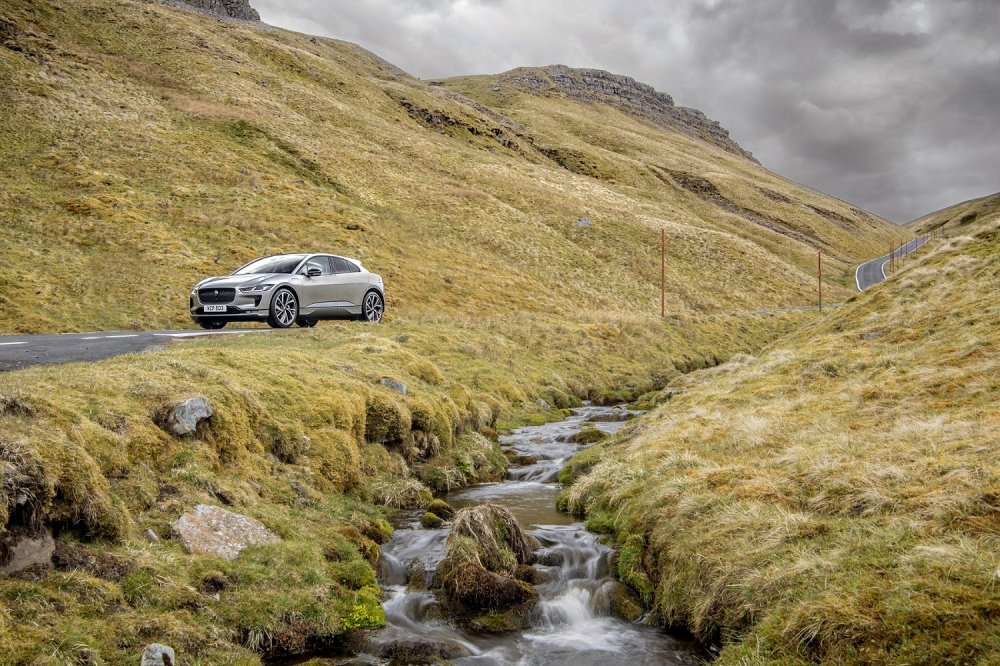 Jaguar-I-Pace- Great Dun Fell-1.jpg