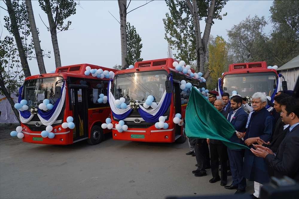 Srinagar Smart City takes the green route with Tata Motors Ultra EV electric buses .jpeg