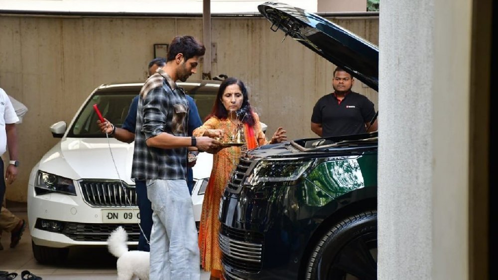 kartik-aaryan-range-rover-sv-autobiography.jpg