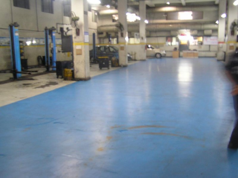 service bay2.jpg