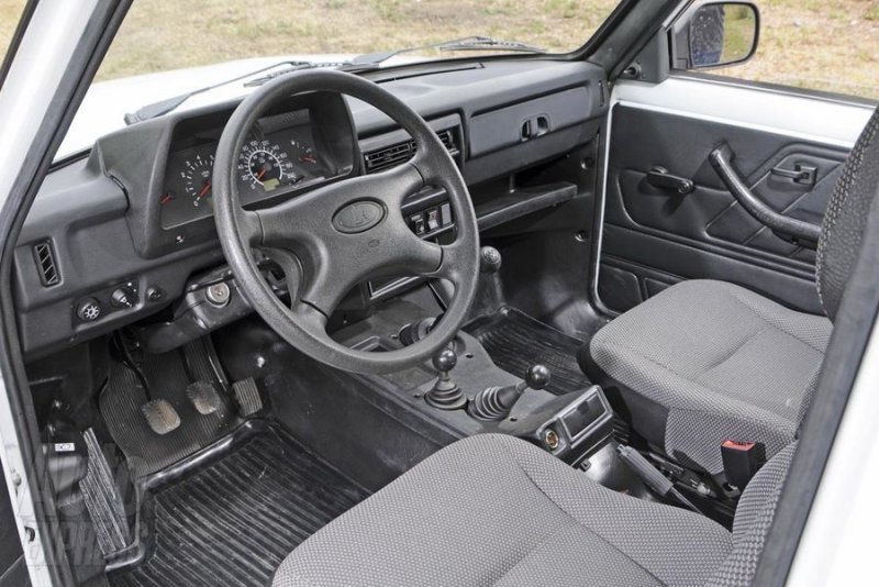 Lada-niva-interior-Auto-Express.jpg