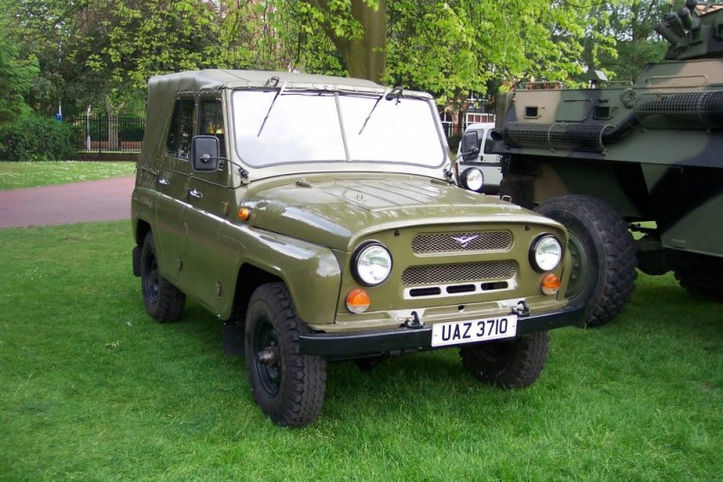 uaz-469-4x4-field-car-uaz-3710.jpg