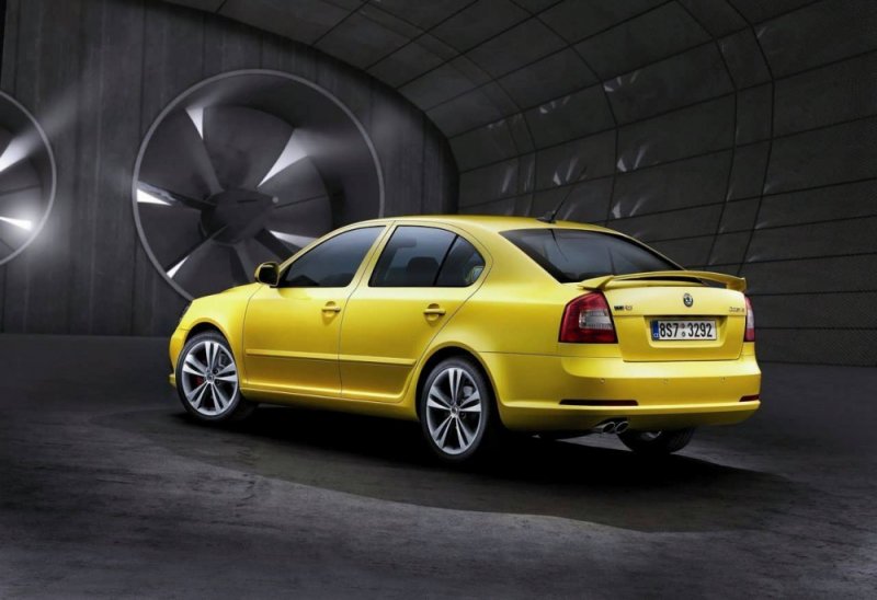 Skoda Laura vRS.jpg