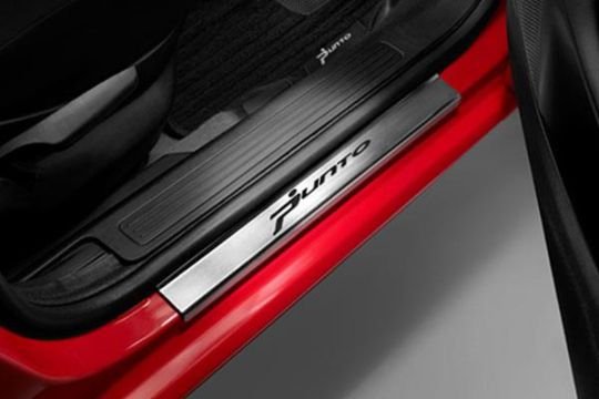 2012-Fiat-Grande-Punto-Sport-Hatchback-16.jpg