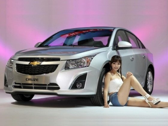 2013-chevrolet-cruze_560x420.jpg