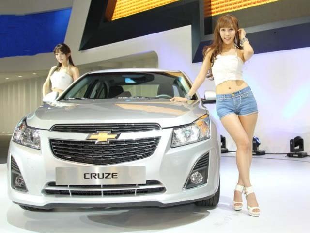 new-chevrolet-cruze-7_640x480.jpg