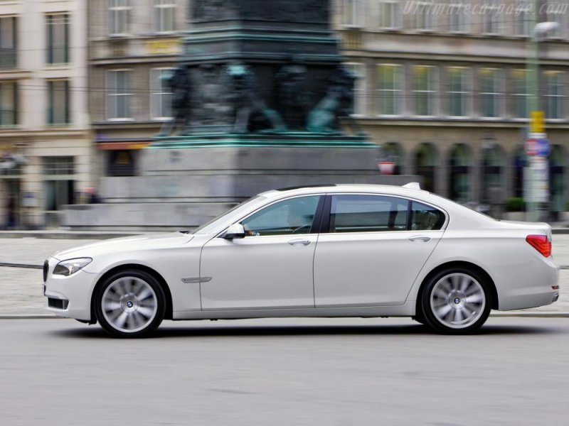 BMW-760Li_2.jpg