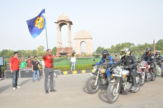 4db7d6da-5128-4f77-94c9-a9c864b58f7a_Dr. Venki Padmanaban, CEO, Royal Enfiled flag off the 9th H.JPG