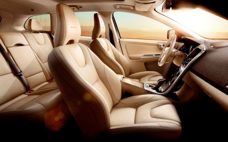 2012-Volvo-XC60-Inscription-Soft-Beige-seats-with-Sandstone-Beige-interior-1024x640.jpg