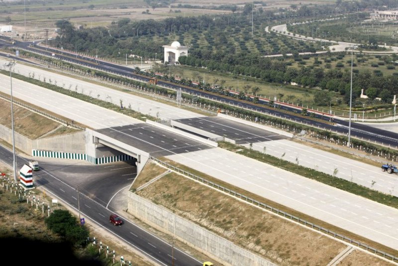 Yamuna-Expressway-8.jpg