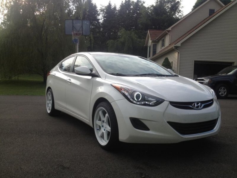 Elantra 2012.jpg