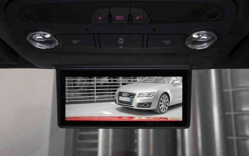 2012-Audi-R8-e-tron-digital-rear-view-mirror.jpg