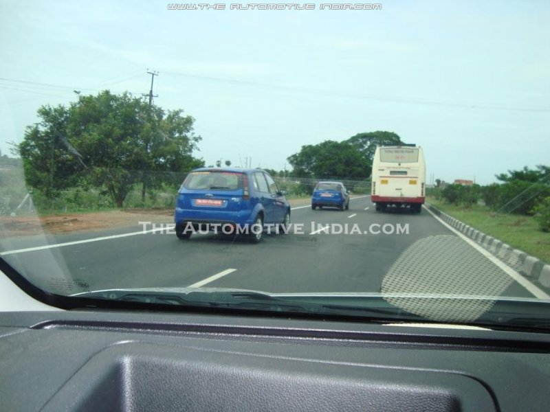 New-Ford-Figo-Blue-Facelift-3.JPG