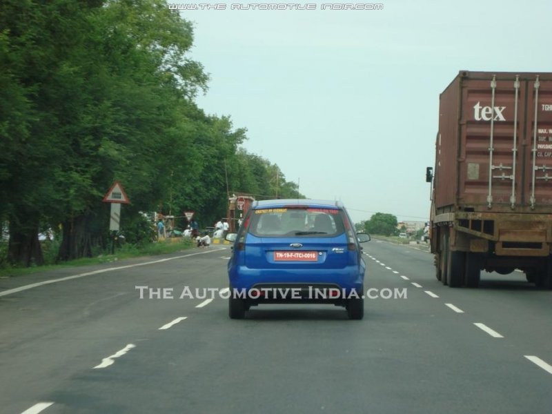 New-Ford-Figo-Blue-Facelift-4.JPG