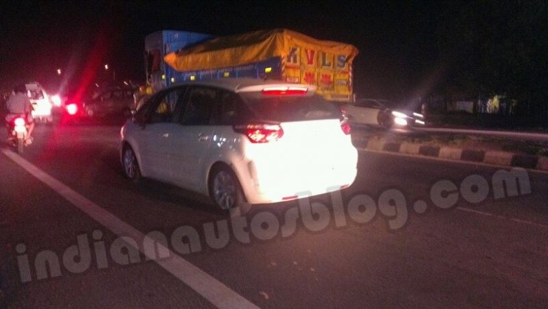 Citroen-C4-testing-in-CHennai-near-Mahindra-City.jpg