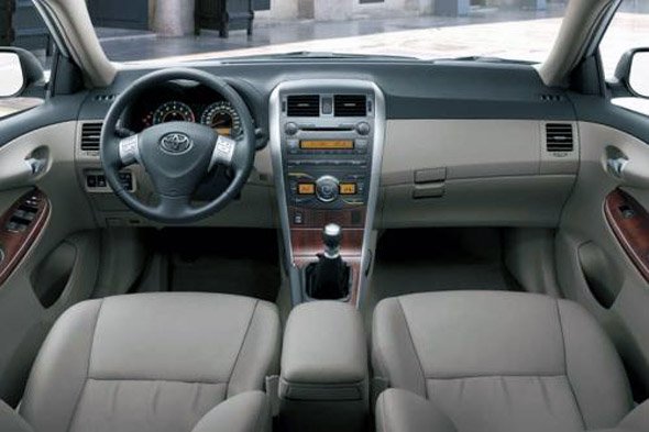 Toyota-Corolla-2013-Interior.jpg