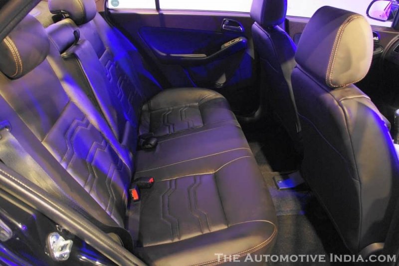 Tata-Manza-Club-Class-Leather-Upholstery.JPG