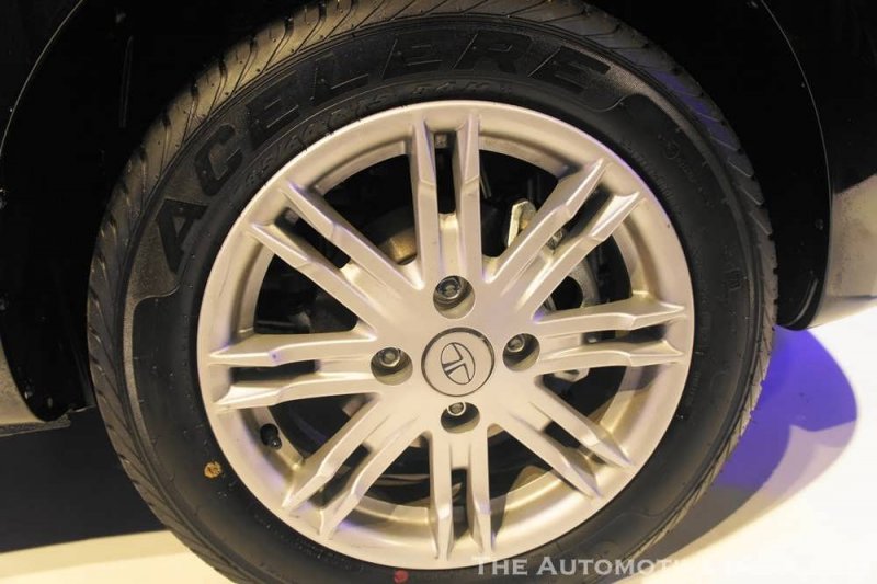 Tata-Manza-Club-Class-Alloys.JPG